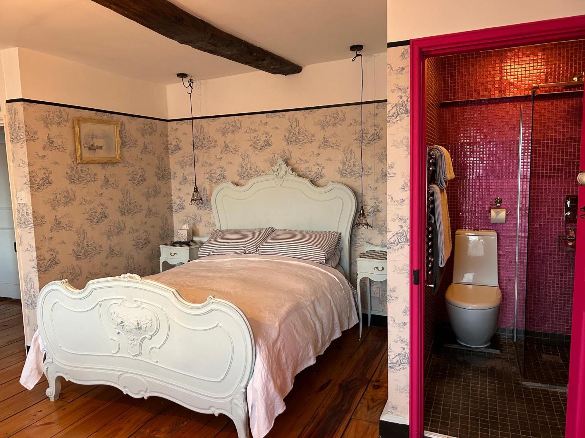 Moonfleet Boutique Guest house