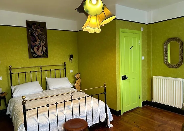 Moonfleet Boutique Hotel
