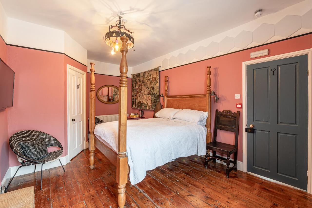 Moonfleet Boutique 3*